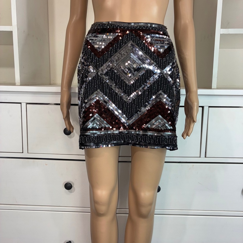 H&M Sequin Embellished Mini Skirt Black Geometric Pattern Size 8